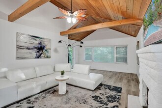 Building Photo - 1115 SW 4th St