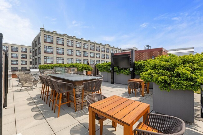 Building Photo - 1400 Hudson St