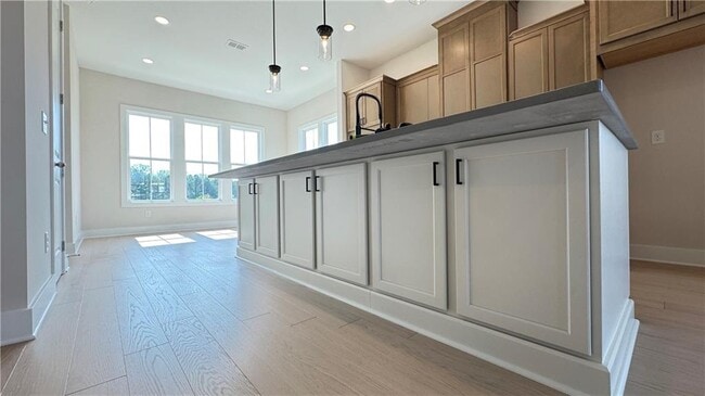 Building Photo - 2678 Evers Dr NE