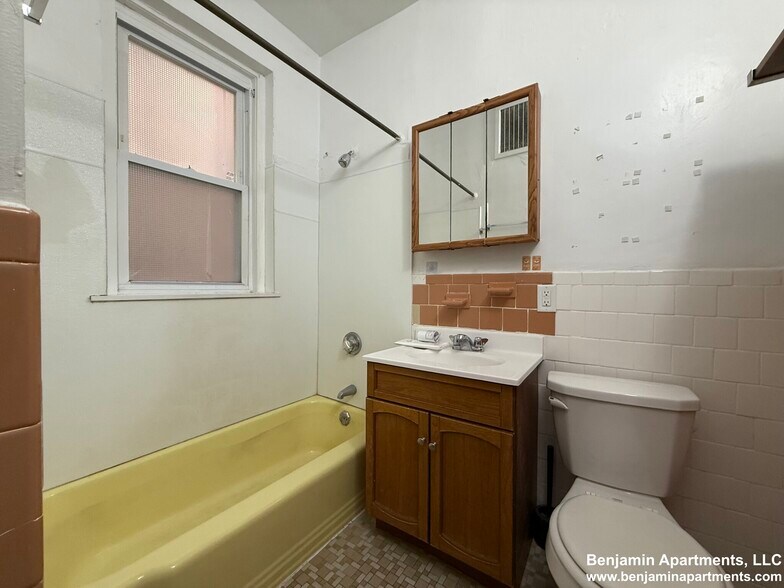 Building Photo - 93 Lancaster Ter