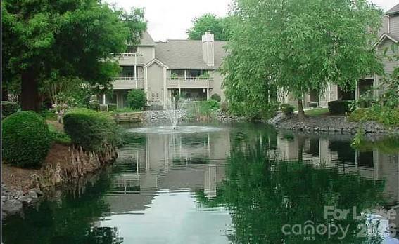 Building Photo - 2547 Stockbridge Dr