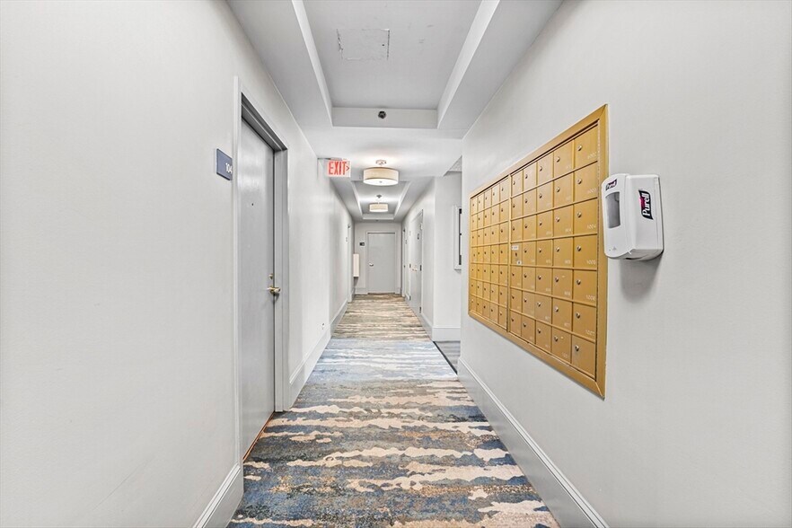 Building Photo - 531 Beacon St