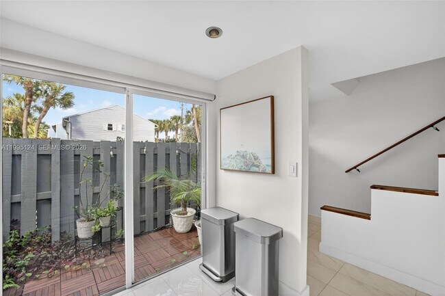 Building Photo - 1953 NE 15th Ave