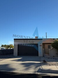 Building Photo - Cute Townhouse in Excellent Location