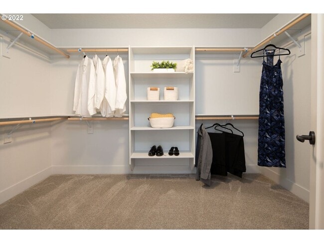 Building Photo - Charming Newer Model Home!