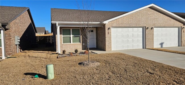 Building Photo - 526 NW 68th Ave