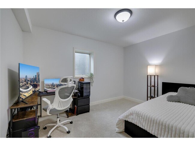Building Photo - 645 Ramsey Cir