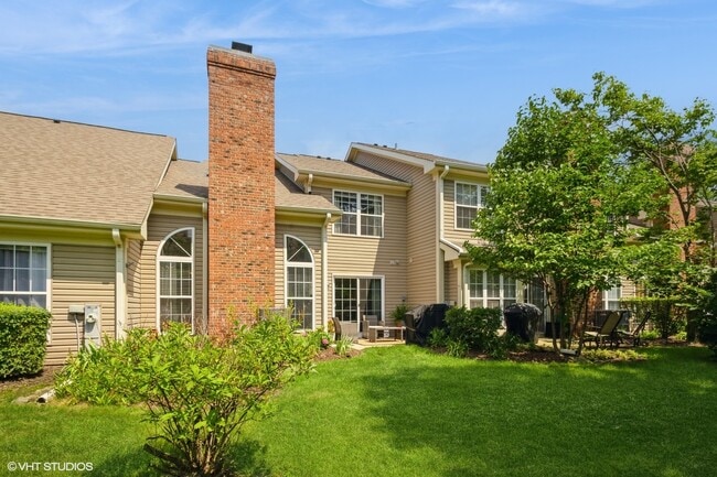 Building Photo - 707 Clover Hill Ct