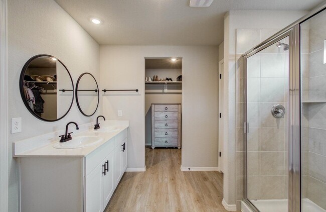 Building Photo - 14810 Archer Ct