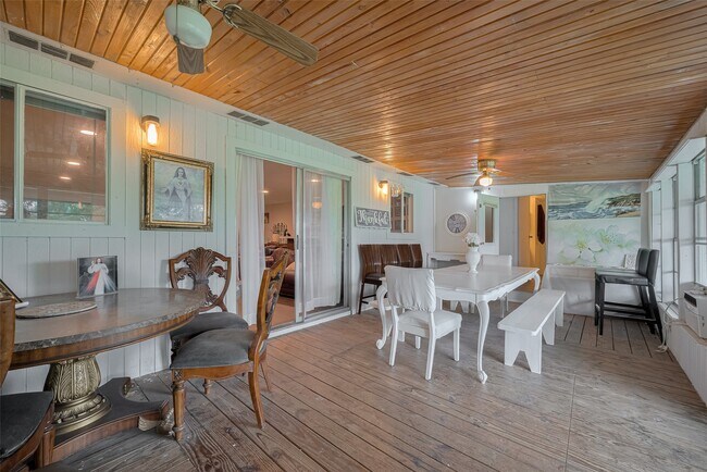 Building Photo - 2316 Green Meadows Dr