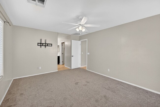 Building Photo - Updated House in Chandler Community