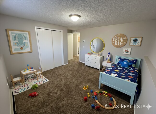 Building Photo - 730 Swope Ave