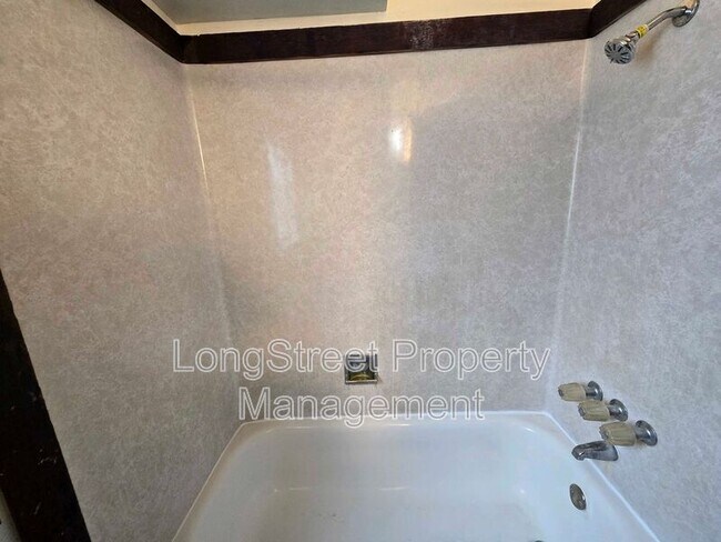 Building Photo - 2145 NW Highland Dr