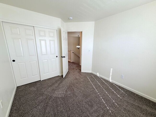 Building Photo - NW Reno Two Story - Beautiful Finishes with Mountain Views