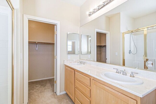 Building Photo - Spacious Mountains Edge Home with 4 Bedrooms & 2-Car Garage
