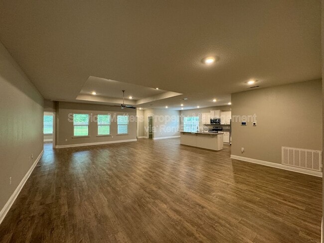 Building Photo - 7982 Silver Maple Dr