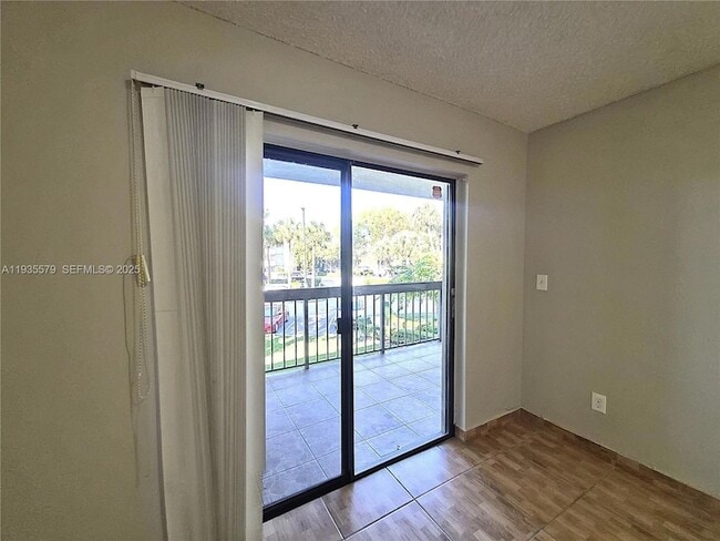 Building Photo - 8811 SW 132nd Pl