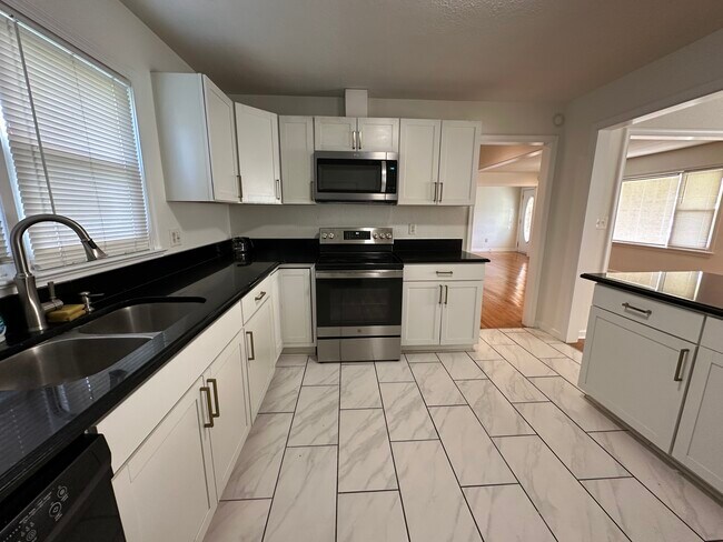 Building Photo - 752 Kempsville Rd