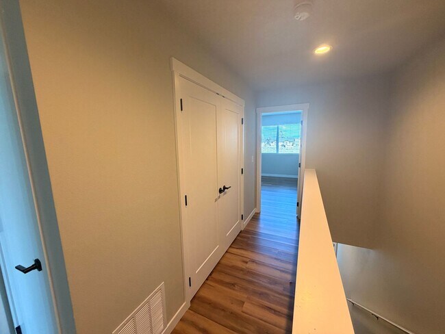 Building Photo - 13817 W Redding Dr