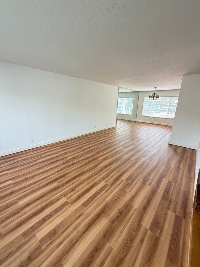 Building Photo - 2863 Sapphire Ave