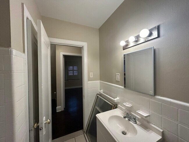 Building Photo - 11490 Laing St