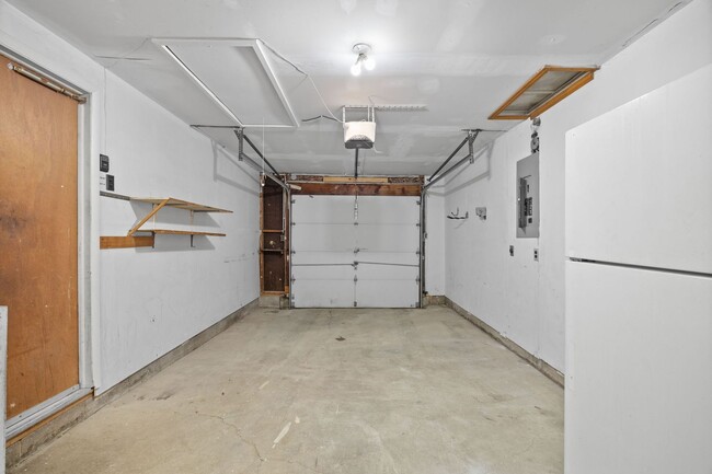 Building Photo - PLEASANT RUN - Well cared for 3 bed ranch ...