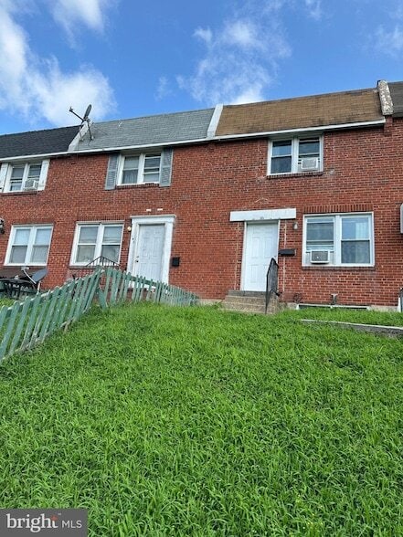 Building Photo - 145 Madison Dr