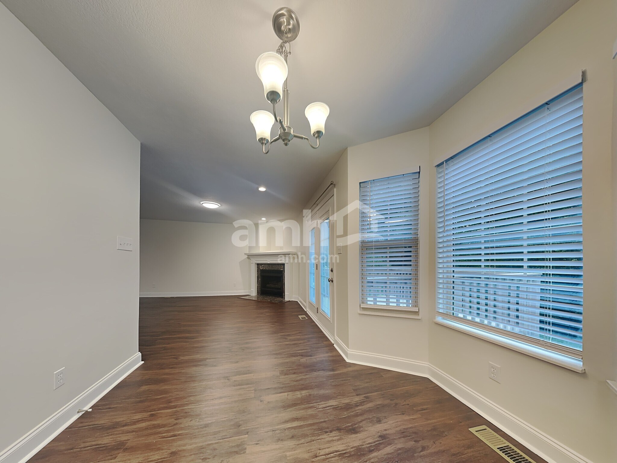 Building Photo - 4818 Ivy Rose Dr
