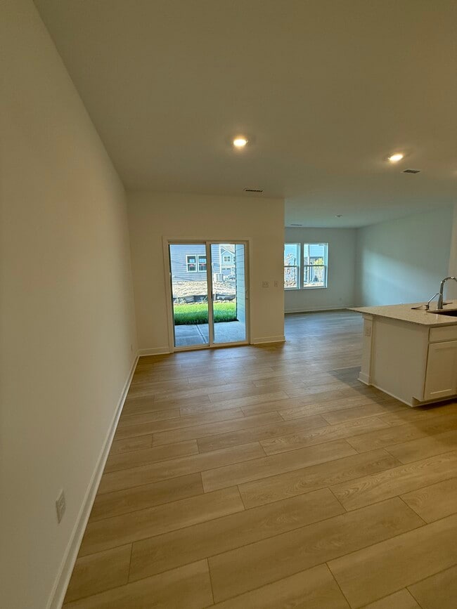 Building Photo - 15138 Farrington Rd