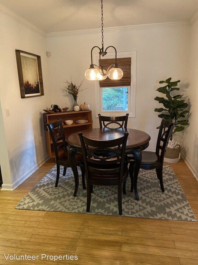 Building Photo - 3 br, 2 bath House - 401 Cleves St.