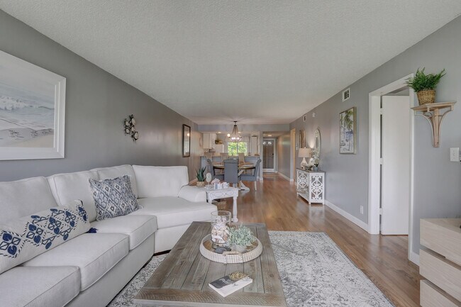 Building Photo - 154 Palm Dr