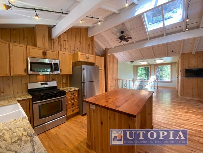 Building Photo - Gorgeous 4-bedroom, 2-bathroom Forest Lake Home with Deck, Office & Scenic Redwood Views