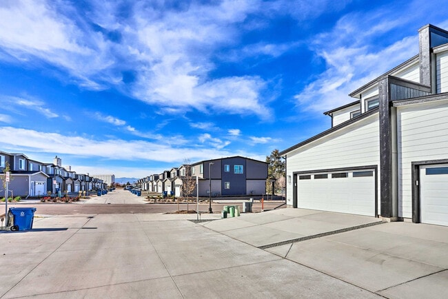 Building Photo - 5306 E 64th Ave