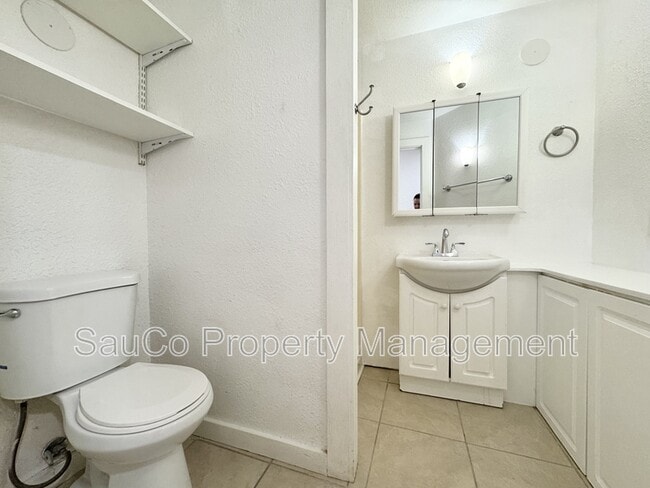 Building Photo - 6423 SW Raab Rd