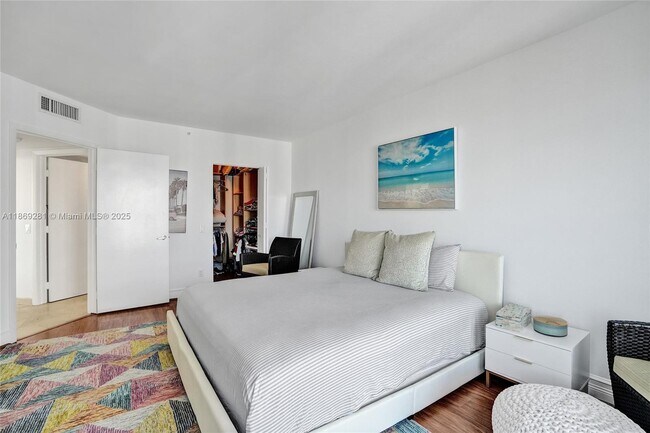 Building Photo - 21205 Yacht Club Dr