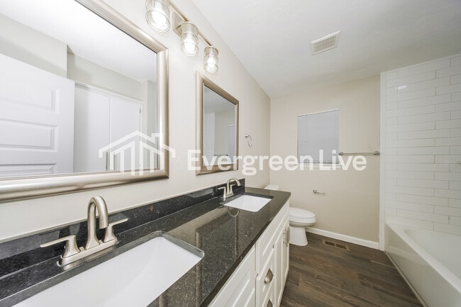 Building Photo - 14411 Autumn Dr