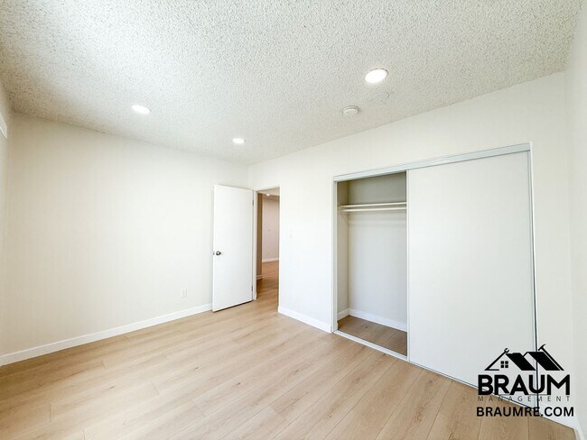 Building Photo - 4636 Laurel Canyon Blvd