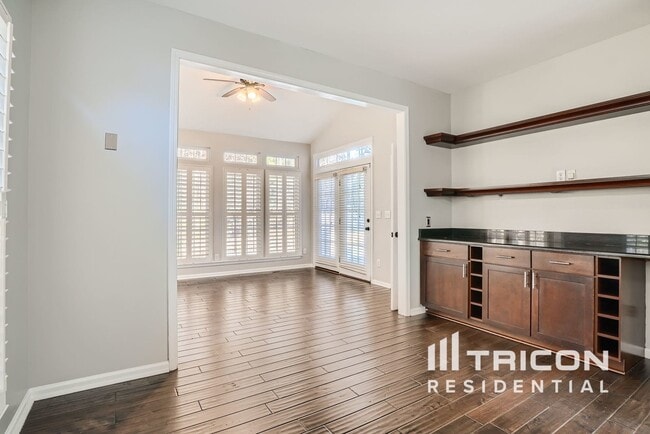 Building Photo - 15510 Robsart Ct