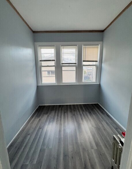 Building Photo - 5255 W Henderson St