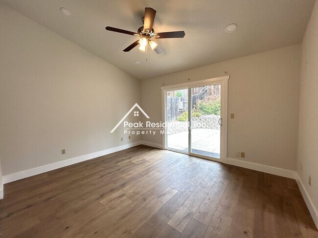 Building Photo - 7400 Martignetti Ct