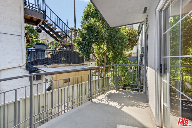 Building Photo - 1301 Flores St