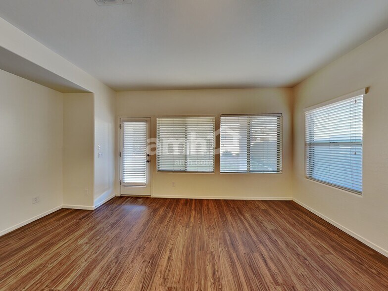 Building Photo - 16244 W Crenshaw Dr