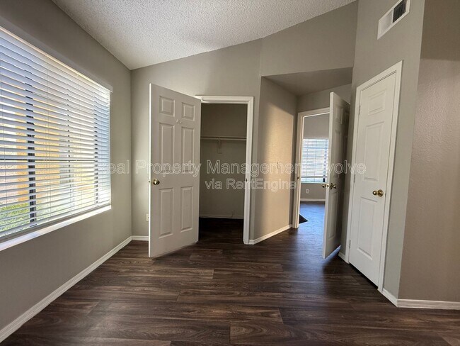 Building Photo - 455 S Mesa Dr