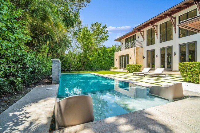 Building Photo - 6120 SW 80th St