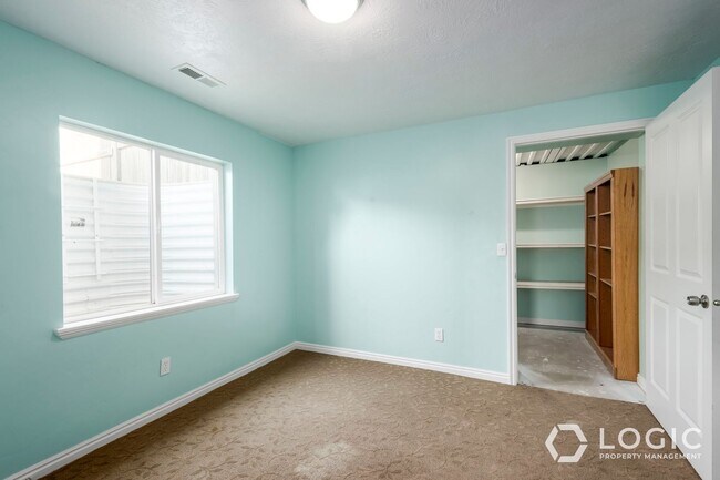 Building Photo - Beautiful Home in Eagle Mountain!