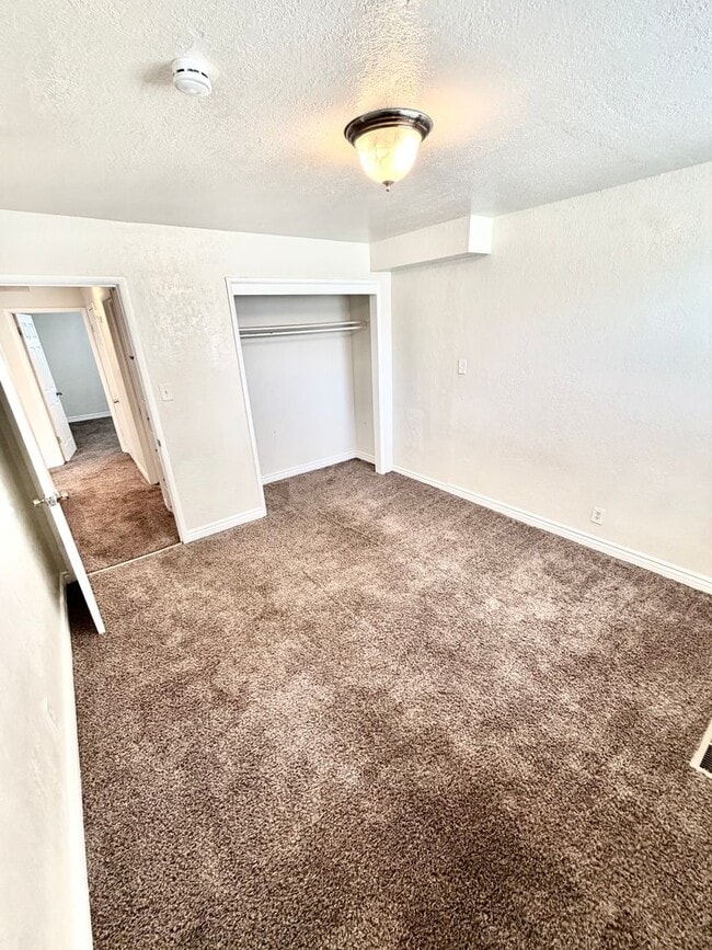 Building Photo - 2564 S 700 E