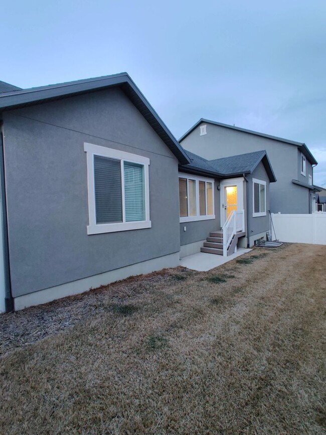 Building Photo - Great Home in Lehi Now Available!
