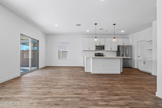 Building Photo - 3023 W Bent Tree Dr