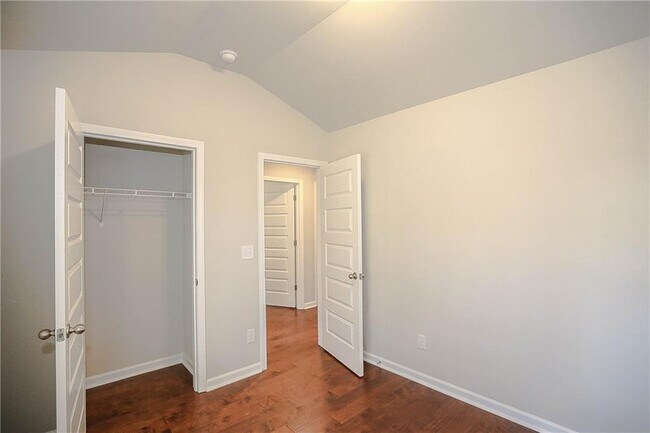 Building Photo - 2304 Shetley Creek Dr