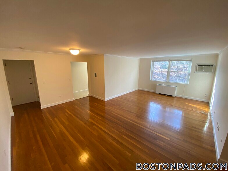 Building Photo - 17 Captain Parker Arms